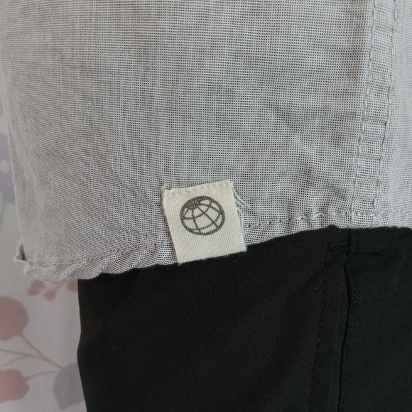 Free Planet button down shirt Size Small - Picture 8 of 11
